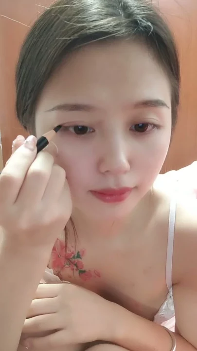 Screenshot 10 from Lulu’s FC2 Solo Session — Red Lips & Lingerie Masturbation