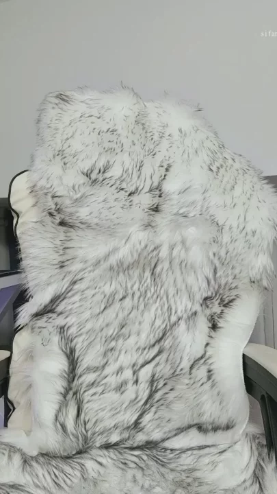 Screenshot 3 from Leaked Feifei Livestream — Petite Asian Tease in Lingerie Captures Gap Moe Charm