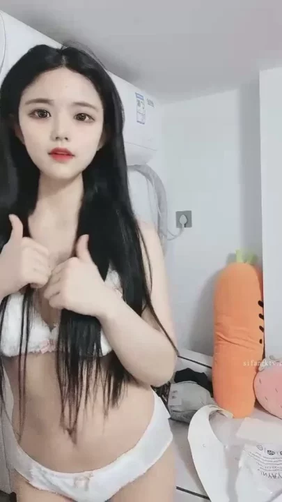 Screenshot 8 from Leaked Feifei Livestream — Petite Asian Tease in Lingerie Captures Gap Moe Charm