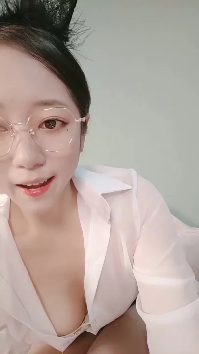 Screenshot 2 from Yaoyao’s Intense POV Experience — Schoolgirl BJ to Messy Creampie in FC2 Raw Footage