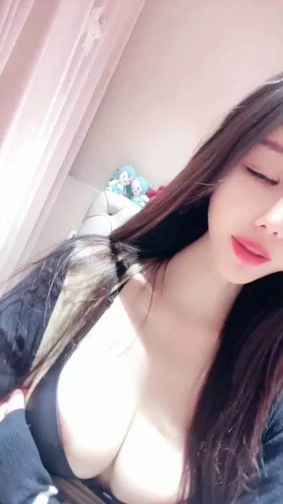 Screenshot 9 from Amateur Japanese Solo — Lingerie-Clad Big-Tits Performer in POV Bedroom Scene
