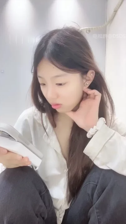 Screenshot 26 from Xinyi’s Leaked Solo Session — Japanese POV Lingerie Toy Play
