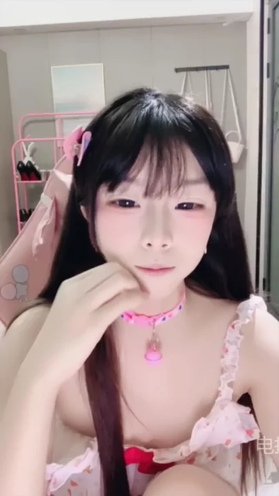 Screenshot 17 from POV Uncensored JAV — Petite Yiyi Gaming Chair Session