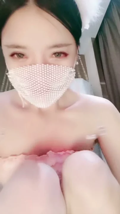 Screenshot 2 from Masked Solo Play with Veggies — Qianqian’s Uncensored Japanese POV Session