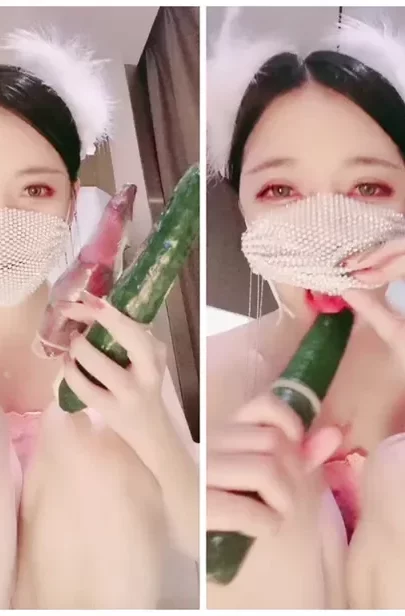 Screenshot 17 from Masked Solo Play with Veggies — Qianqian’s Uncensored Japanese POV Session