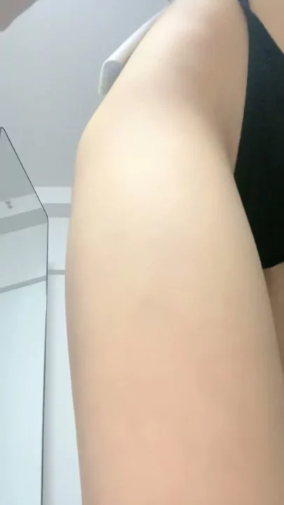 Screenshot 4 from Yiyi’s Blue Lingerie Masturbation — Japanese POV Uncensored Bathroom Scene