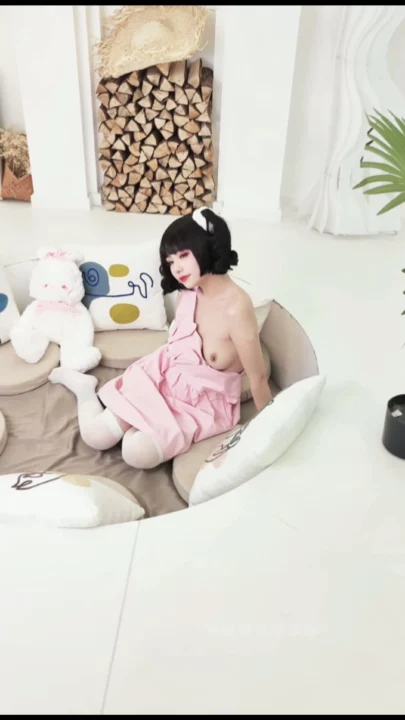 Petite Asian in Pink Lingerie — Intimate Japanese Solo Masturbation のスクリーンショット 11
