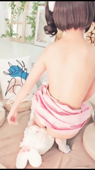 Petite Asian in Pink Lingerie — Intimate Japanese Solo Masturbation のスクリーンショット 16
