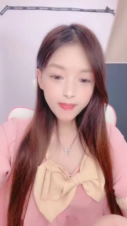 Screenshot 4 from Japanese Solo Masturbation — Petite Beauty Faces Camera in Pink Lingerie