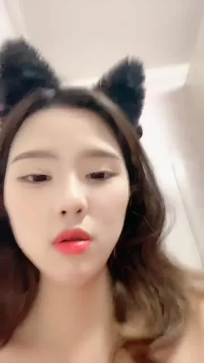 Screenshot 15 from Vivi’s Face-Reveal Solo — Korean Amateur Leaked with Cat-Ear Cosplay