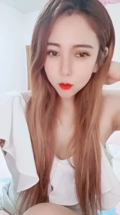 Sensual Asian Solo Play — Lingerie POV with Full Face Shown のスクリーンショット 1