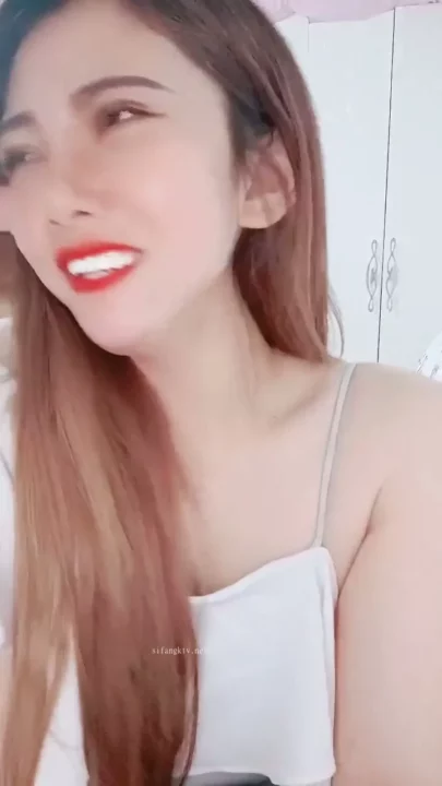 Sensual Asian Solo Play — Lingerie POV with Full Face Shown のスクリーンショット 3