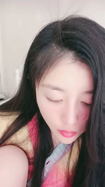 Self-Filmed Japanese Solo Play — Petite Lingerie Tease with Natural Light のスクリーンショット 18
