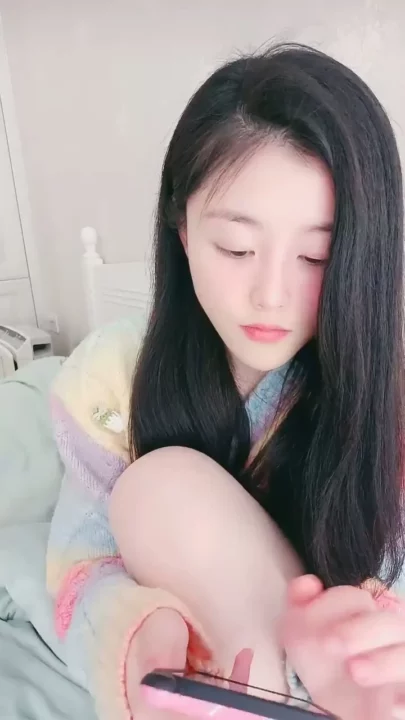 Self-Filmed Japanese Solo Play — Petite Lingerie Tease with Natural Light のスクリーンショット 21