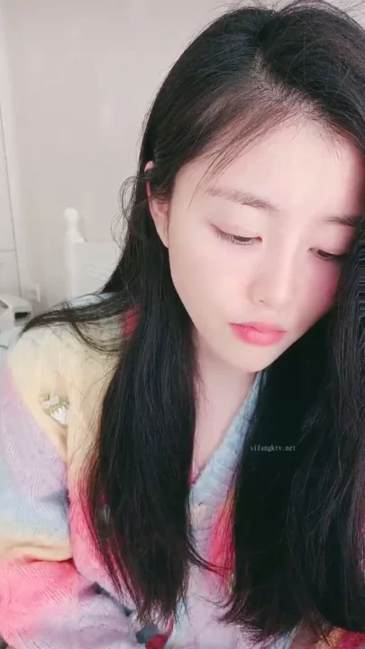 Self-Filmed Japanese Solo Play — Petite Lingerie Tease with Natural Light のスクリーンショット 23