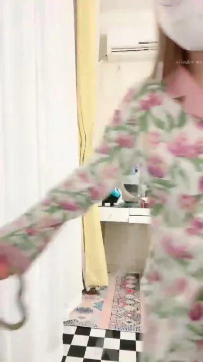 Screenshot 2 from European Solo Performer in Floral Pajamas — Glasses and Mask Aesthetic