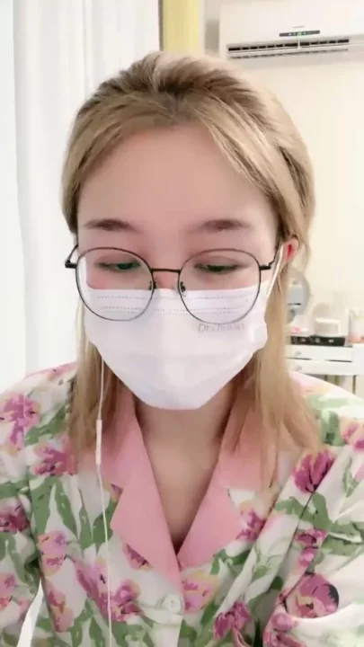 Screenshot 6 from European Solo Performer in Floral Pajamas — Glasses and Mask Aesthetic