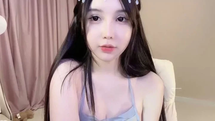 Screenshot 5 from Yaoyao’s Blue Lingerie Solo — Gentle Tease in Soft Light