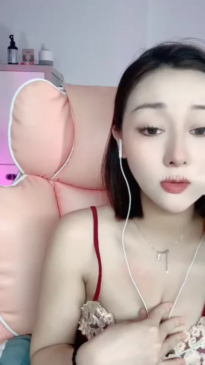 Screenshot 18 from Lingerie-Clad Anan Reveals All in Intimate Asian Amateur Livestream
