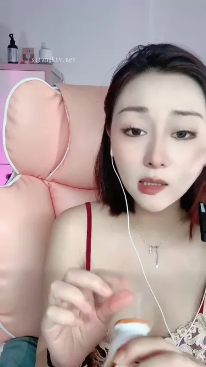 Screenshot 20 from Lingerie-Clad Anan Reveals All in Intimate Asian Amateur Livestream