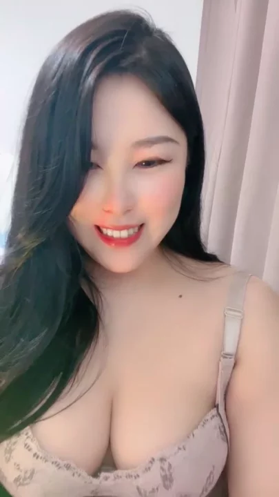 Screenshot 1 from Feifei’s Lingerie Selfie — Asian Amateur Leak with Big Natural Tits