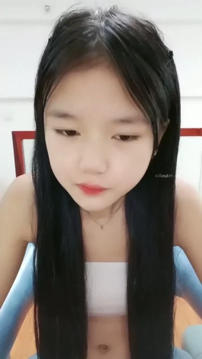 Screenshot 3 from FC2-PPV Livestream: Petite Asian Selfie Debut with Face Shown — Natural Small Tits