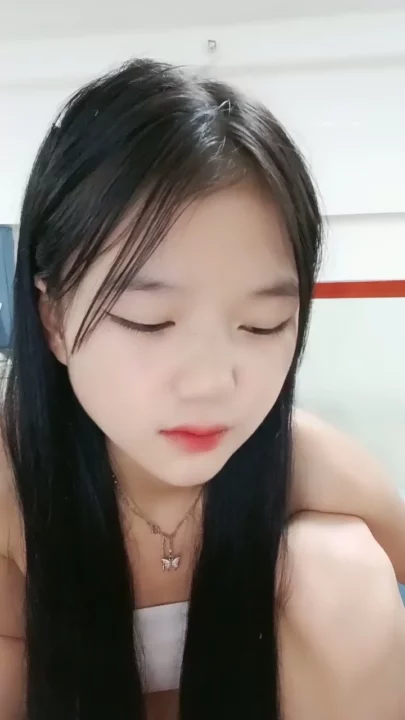 Screenshot 10 from FC2-PPV Livestream: Petite Asian Selfie Debut with Face Shown — Natural Small Tits