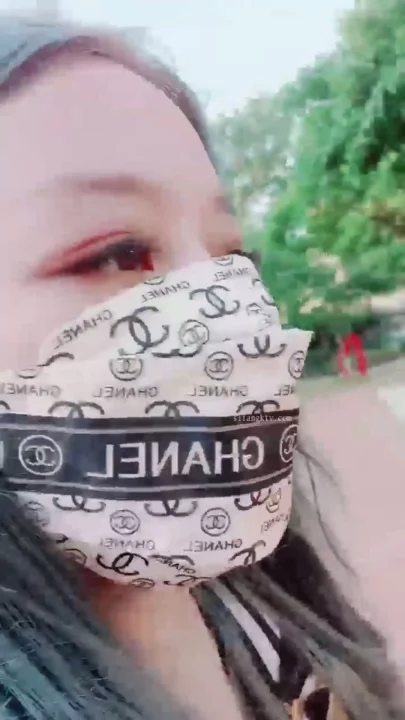 Screenshot 16 from Yiyi’s Raw FC2 Livestream — Innocent Gym Session Turns Explicit