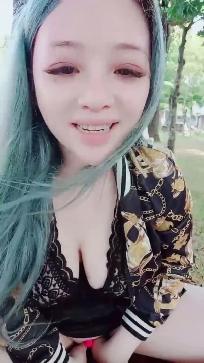 Screenshot 9 from Yiyi’s Raw FC2 Livestream — Innocent Gym Session Turns Explicit