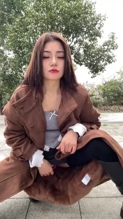 Screenshot 2 from Public Park Toy Creampie with Asian Amateur — Rough Outdoor Session — 125202