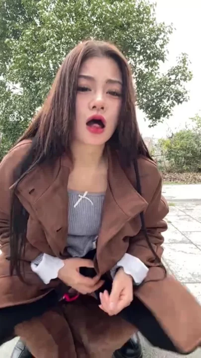 Screenshot 4 from Public Park Toy Creampie with Asian Amateur — Rough Outdoor Session — 125202