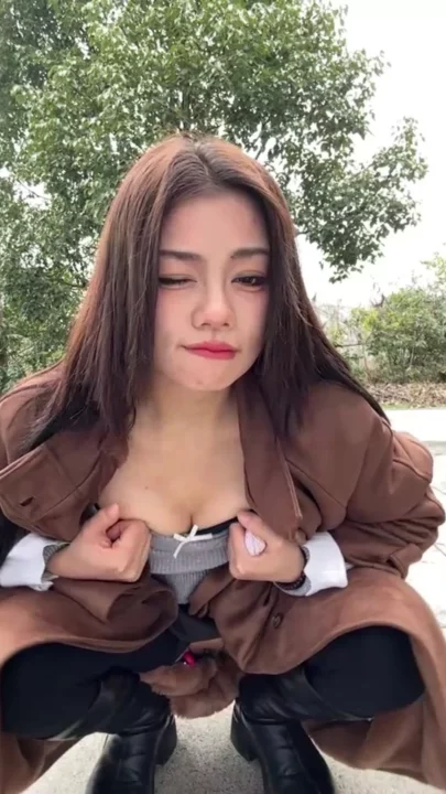 Screenshot 5 from Public Park Toy Creampie with Asian Amateur — Rough Outdoor Session — 125202