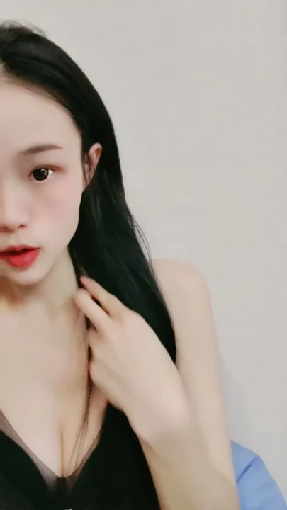 フェイフェイの親密なソロセッション — 目隠しシャワーおもちゃプレイの生POV のスクリーンショット 6