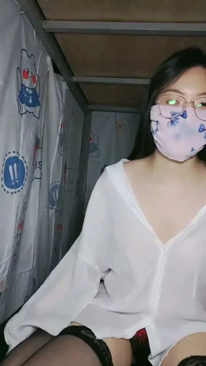 Leaked Asian Amateur Solo Session — Stockings & Dildo Play in Dorm Room POV のスクリーンショット 15