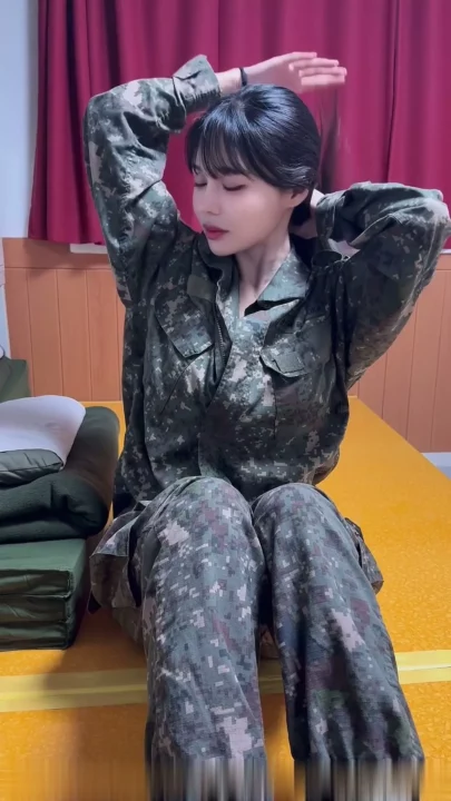 Screenshot 5 from Petite Asian Amateur in Camouflage — B-Cup Beauty Takes POV Creampie
