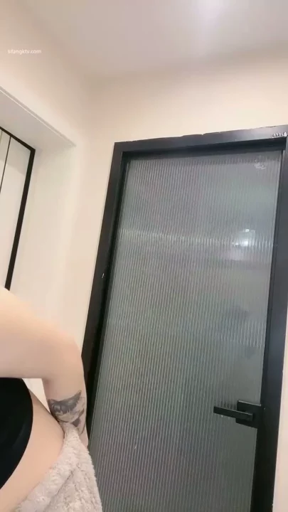 Screenshot 18 from Mengmeng’s Raw Bedroom Session — East Asian POV Tease with Hidden Hands