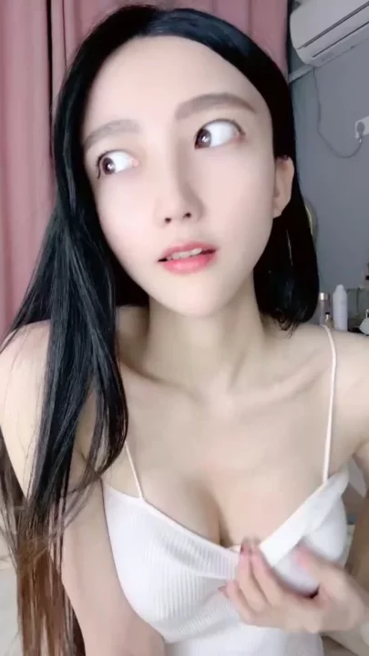 Petite Asian Solo Masturbation — Lingerie Tease with Full Face Reveal のスクリーンショット 8