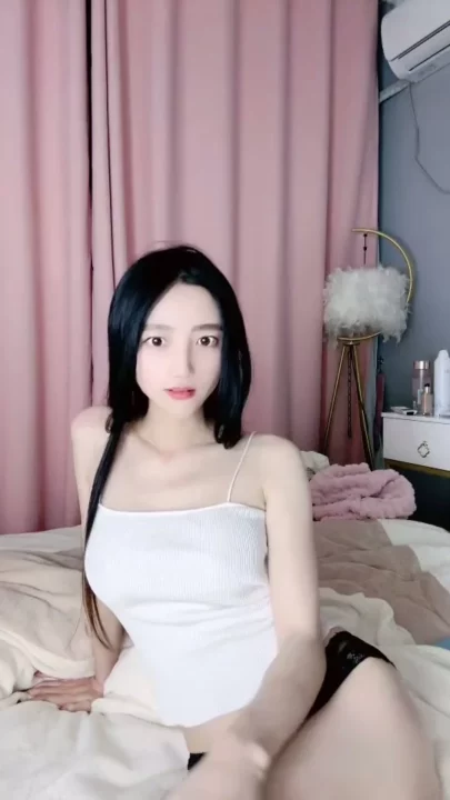 Petite Asian Solo Masturbation — Lingerie Tease with Full Face Reveal のスクリーンショット 10