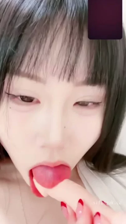 Petite Asian Star Lin Solo Toy Play — Shaved Pussy Close-Ups in Livestream のスクリーンショット 14