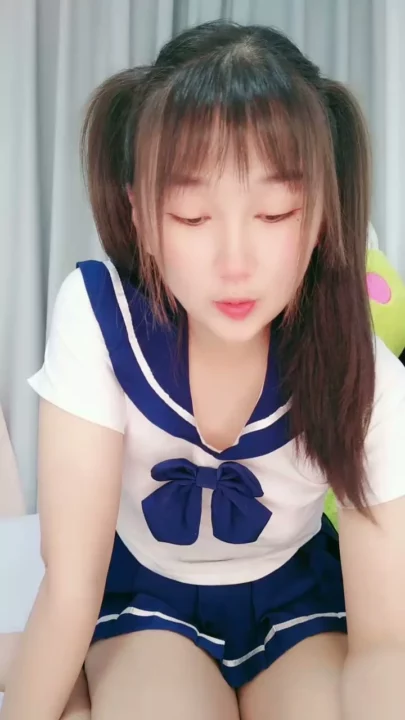Screenshot 2 from Petite Asian Schoolgirl in Uniform Teases with Glass Toy — Amateur Solo Session [Abczp.Xyz]