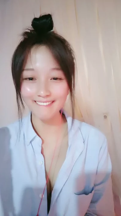 Screenshot 3 from Self-Shot Tease by Ranxi — Asian Amateur Solo in Lingerie and Topless Pose