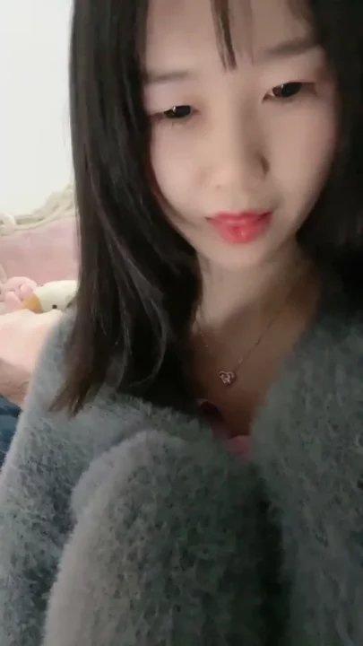 Screenshot 7 from Yuyu’s Solo Tease — Pink Lingerie & Cozy Cardigan in Bedroom Self-Shoot