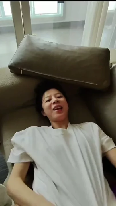 Screenshot 33 from Shanshan’s Sultry Livestream Debut — Asian Beauty Rocks Black Halter