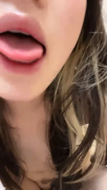 Screenshot 19 from Lu Lu’s Uncensored Face Reveal — Petite Asian Tease Fingers Herself on Livestream