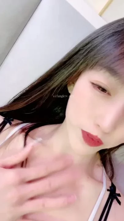 Screenshot 5 from Japanese Cam Girl Teases Wet Pussy in Uncensored Livestream