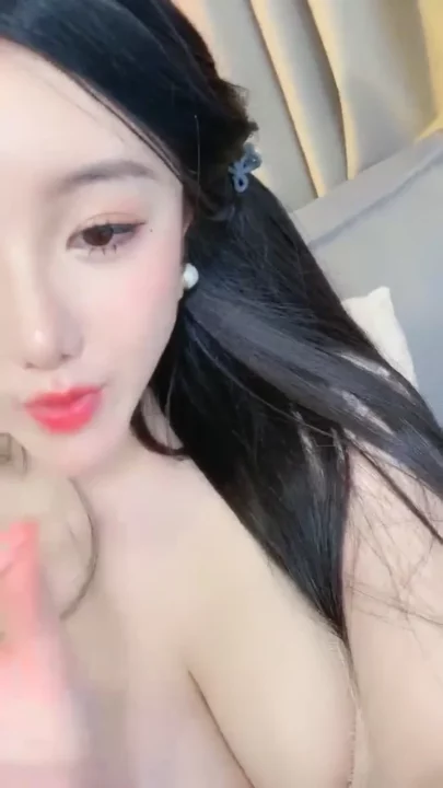 Screenshot 13 from Japanese Curvy Star Bobo Teases in Lingerie — Solo Livestream with Dildo Action