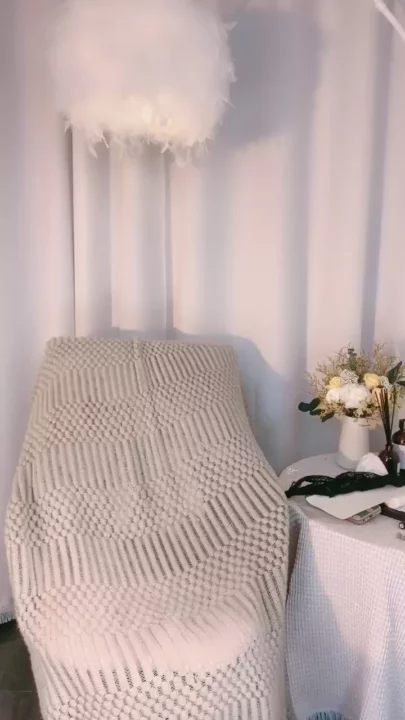 Petite Japanese Model Teases in Lace & Satin — Intimate Solo Session のスクリーンショット 16