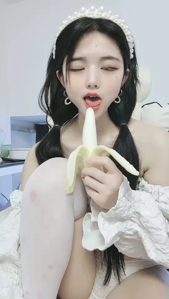 動画を再生:ホワイトランジェリーティーズ：ドゥドゥのツインテールソロライブストリーム
