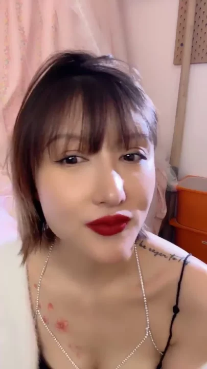 Screenshot 3 from Xinxin’s Shaved Asian Pussy — FC2 Amateur Creampie & Dildo Play POV