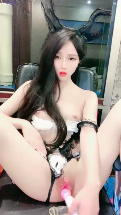 Screenshot 5 from FC2-PPV-55728 – Petite Asian Solo Play with Vibrator & Glass Dildo, Full Face Visible